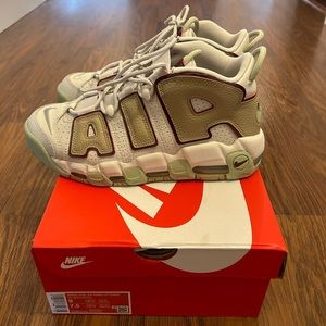 Nike UpTempo